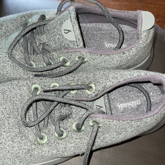 Allbirds Merino Wool Sneakers - Picture 2 of 5